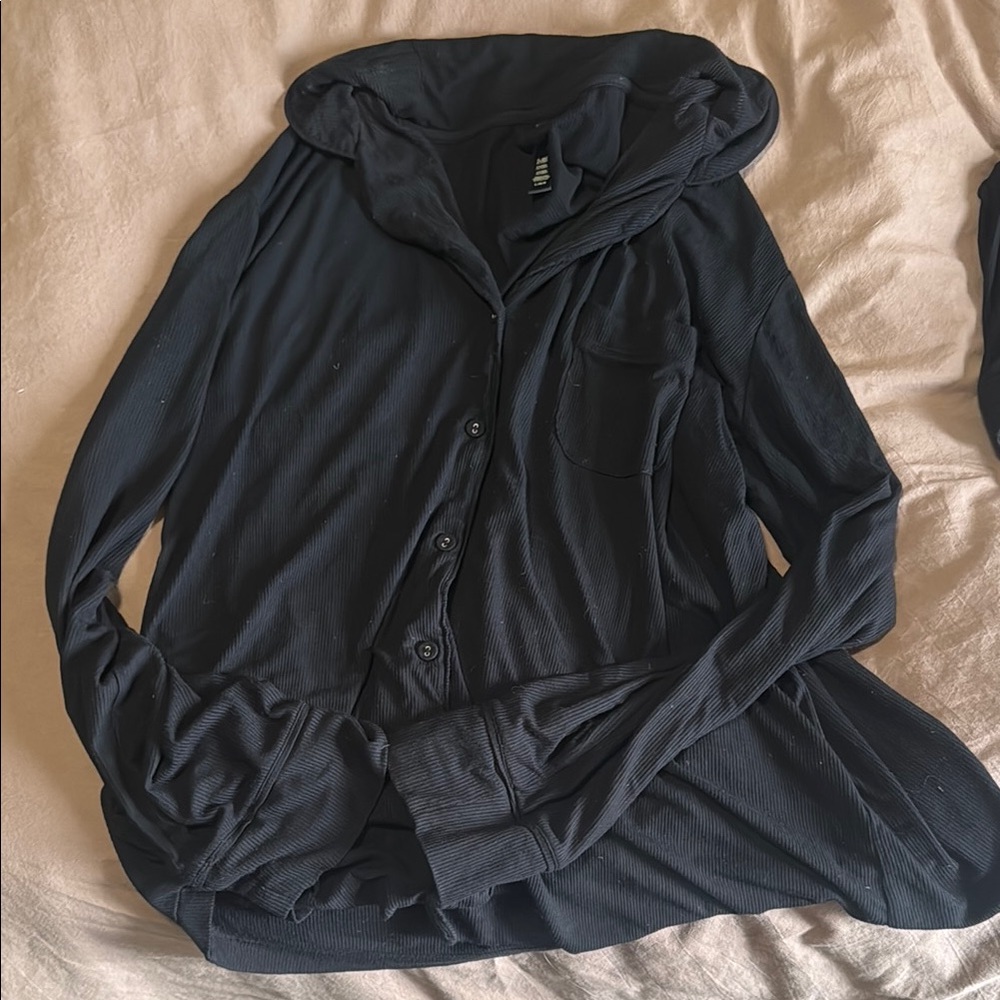 SKIMS black Onyx sleep set size large